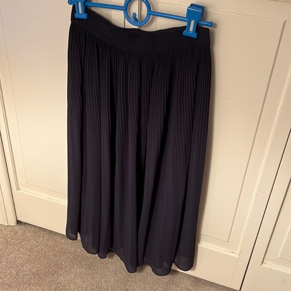 H&M Navy Midi Skirt - Picture 2 of 2